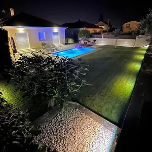 Tony's House In Garden Villa